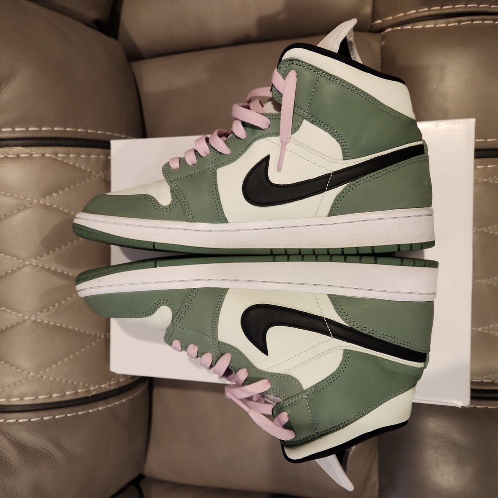 Jordan 1 Mid - Picture 5 of 8